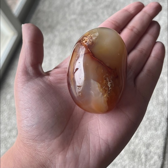 Carnelian Palm Stone - Picture 15 of 17
